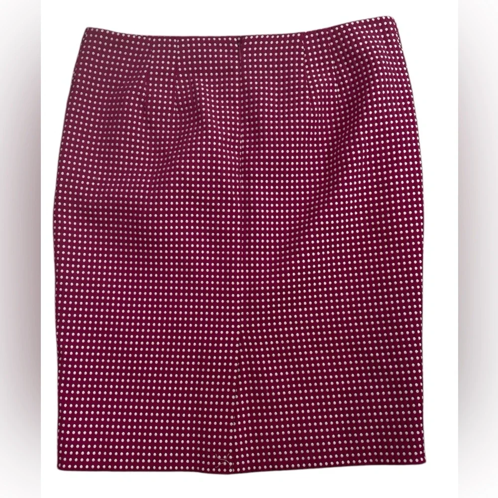 Ann Taylor excellent